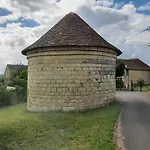 Le Pigeonnier De St Romain Úszó hotel
